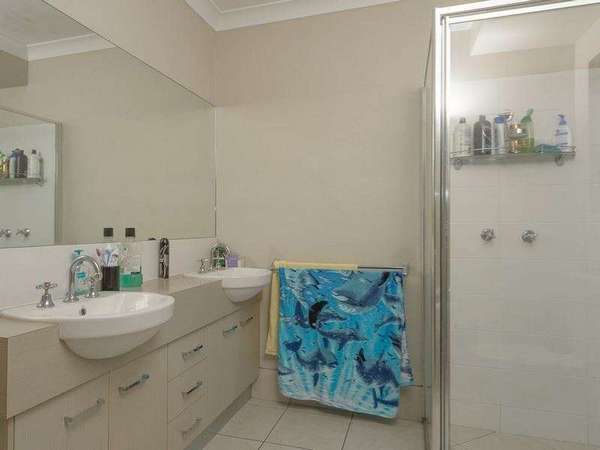 10 Fretwell Road, White Rock - Thumbnail 6