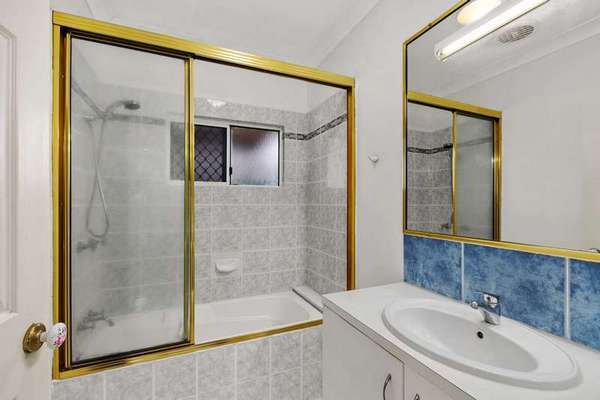 1 Dugong Close, Bentley Park - Thumbnail 3