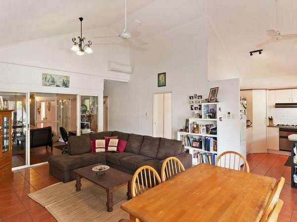 10 Candlenut Close, Mount Sheridan - Thumbnail 3