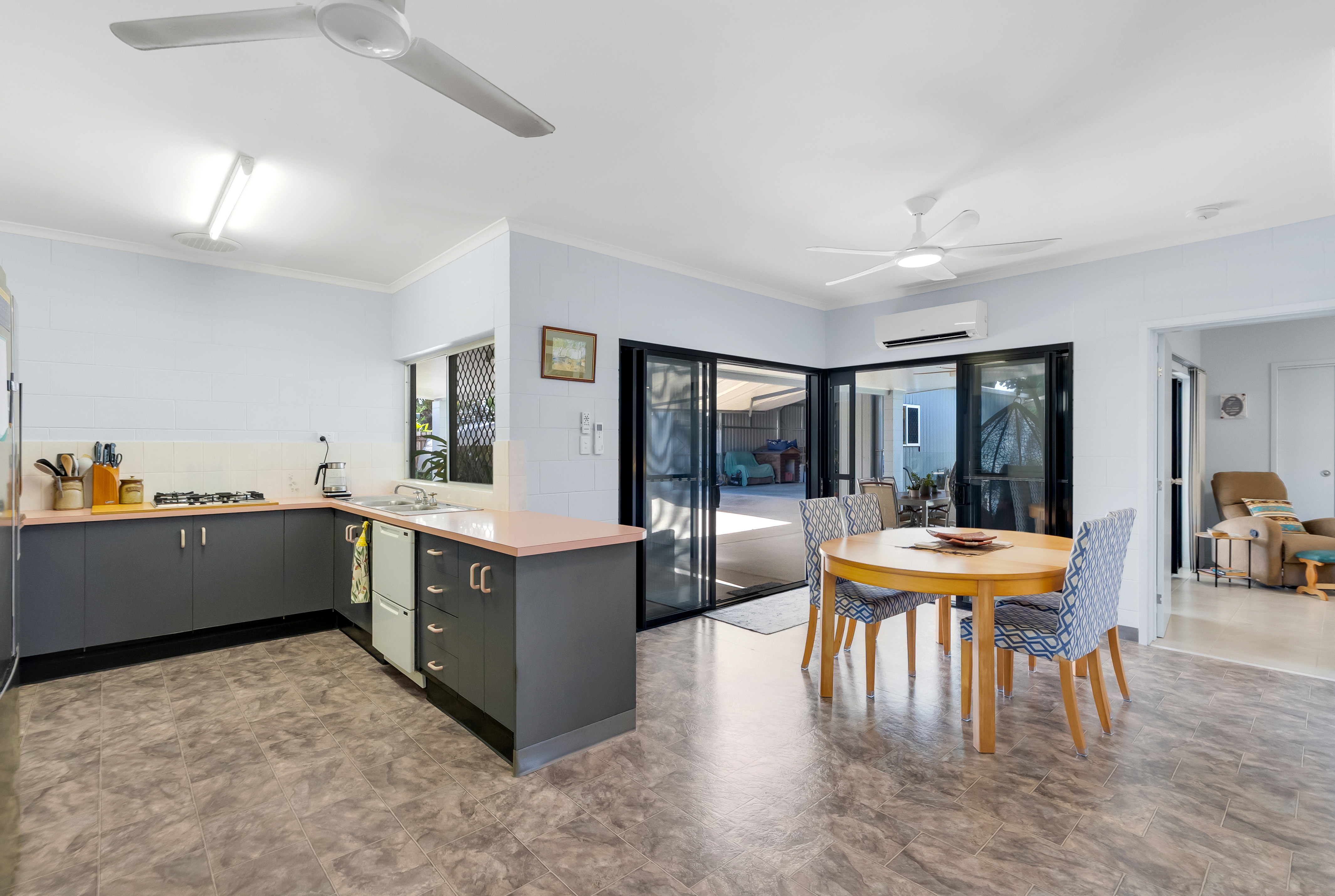 6 Vianen Close, Bentley Park - Thumbnail 4