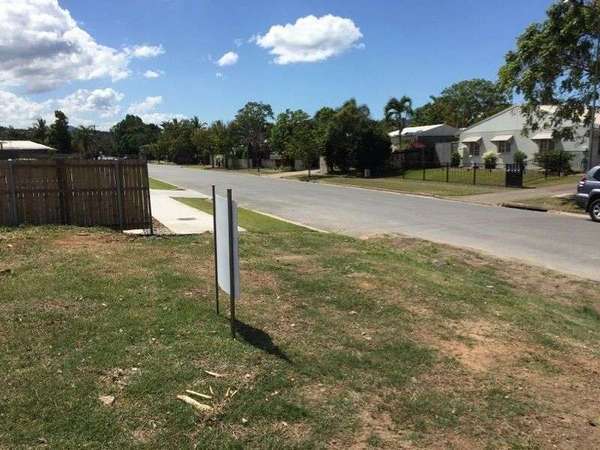 369 McCoombe Street, Mooroobool - Thumbnail 4