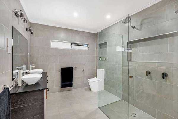 11 Allinga Close, Bentley Park - Thumbnail 6