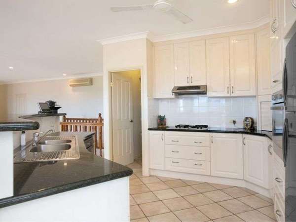 11 Hanah Close, Mount Sheridan - Thumbnail 3