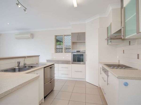 13 Claridge Close, Mount Sheridan - Thumbnail 3