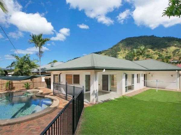 4 Alpinia Terrace, Mount Sheridan - Thumbnail 3