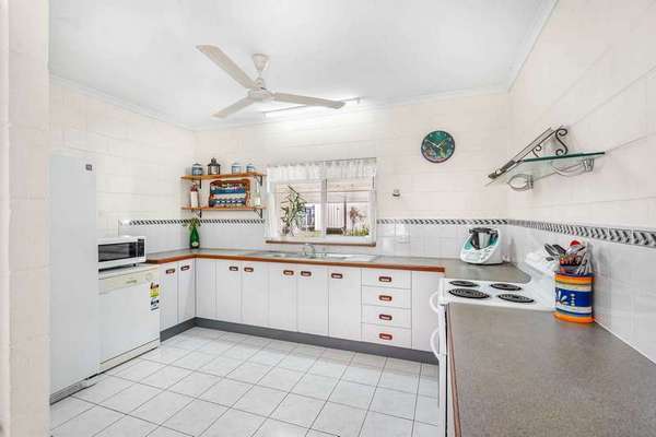 17 Bi-Centennial Road, Bentley Park - Thumbnail 3