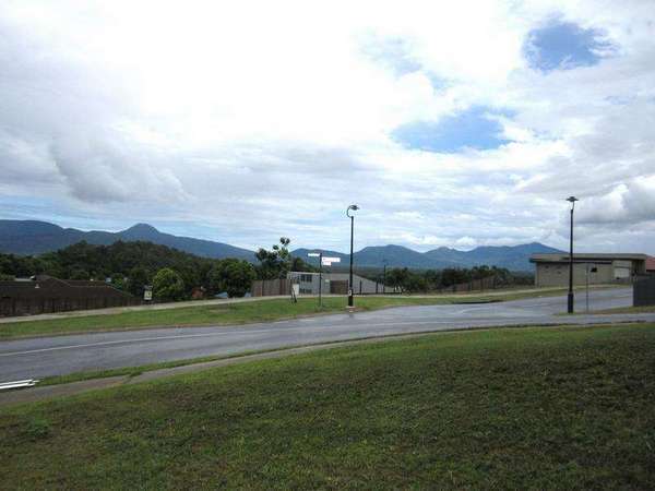 1621 Treetop Drive, Mount Sheridan - Thumbnail 4