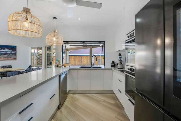 27 Alpinia Terrace, Mount Sheridan - Thumbnail 2