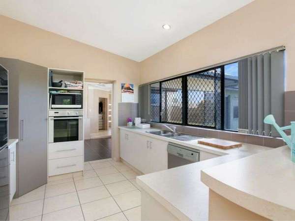 97 Booyong Drive, Mount Sheridan - Thumbnail 2