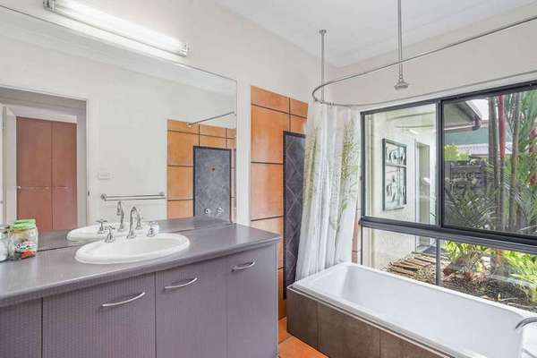 9 Leafwing Close, Mount Sheridan - Thumbnail 8