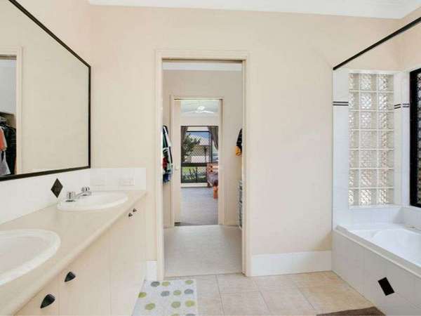 4 Kendall Street, Mount Sheridan - Thumbnail 8