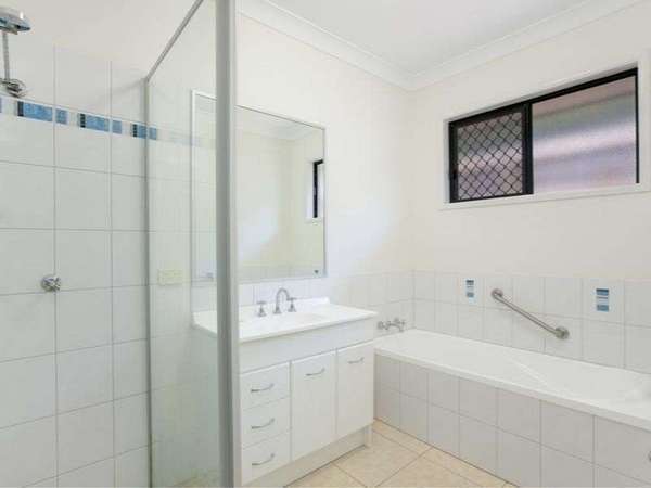 10 Bambusa Terrace, Mount Sheridan - Thumbnail 7