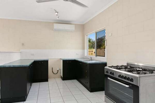 15 Fife Close, Mount Sheridan - Thumbnail 2