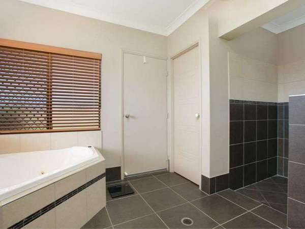 97 Booyong Drive, Mount Sheridan - Thumbnail 8
