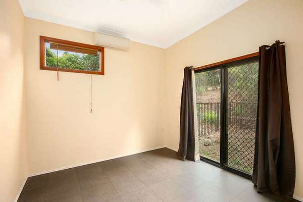 26-28 Windlass Street, Goldsborough - Thumbnail 4