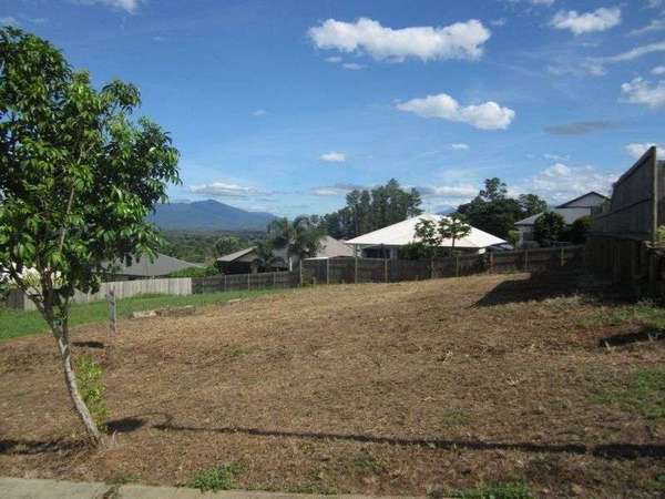 5 Butternut Close, Mount Sheridan - Thumbnail 4