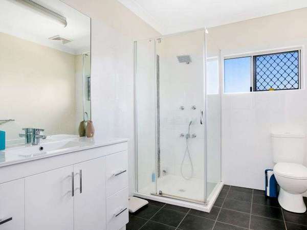 14 Laurel Avenue, Mount Sheridan - Thumbnail 7