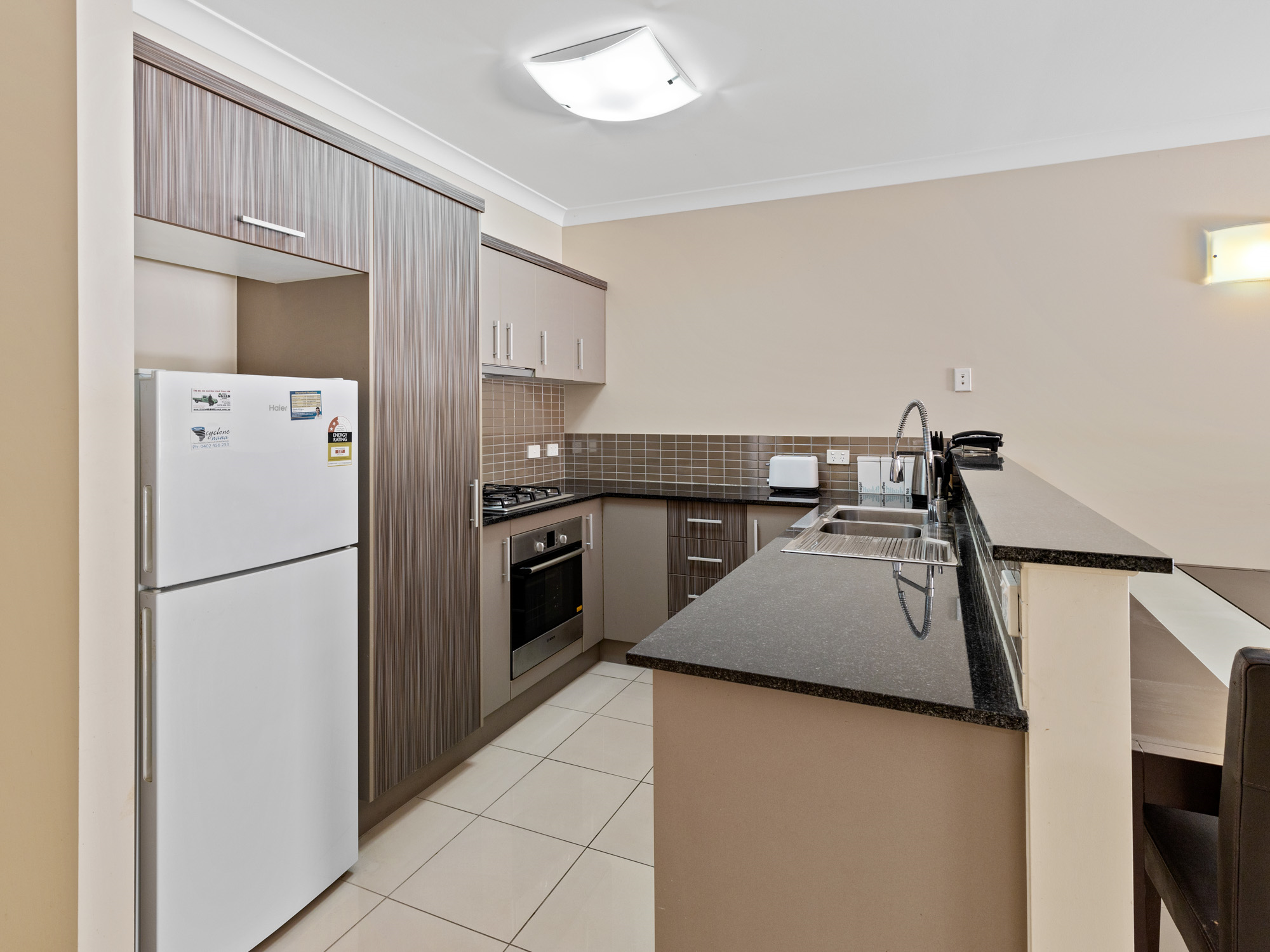1210/12-21 Gregory Street, Westcourt - Thumbnail 3