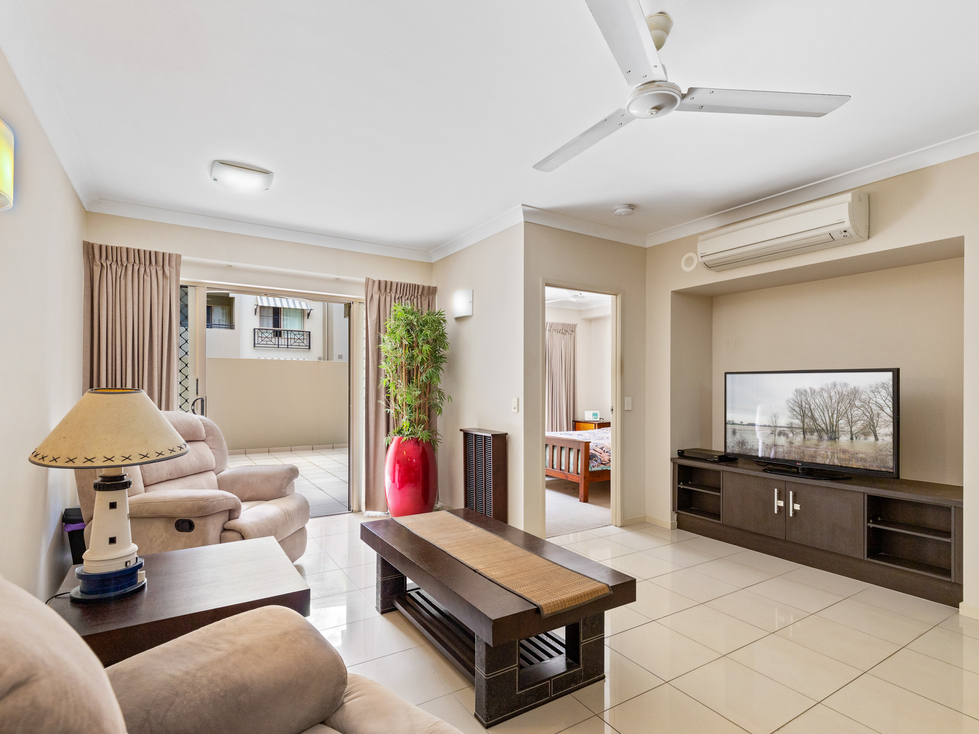 1210/12-21 Gregory Street, Westcourt - Thumbnail 2