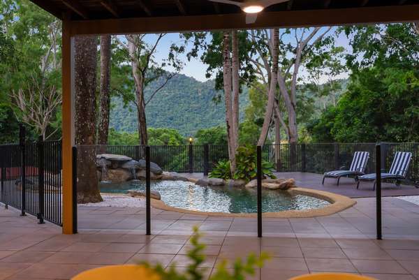 6-8 Beltana Close, Redlynch - Thumbnail 3
