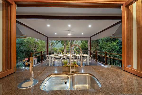 6-8 Beltana Close, Redlynch - Thumbnail 8