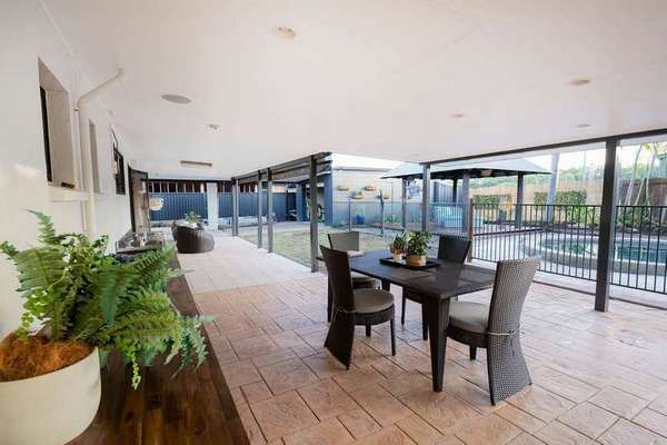 5 Ash St, Holloways Beach - Thumbnail 2