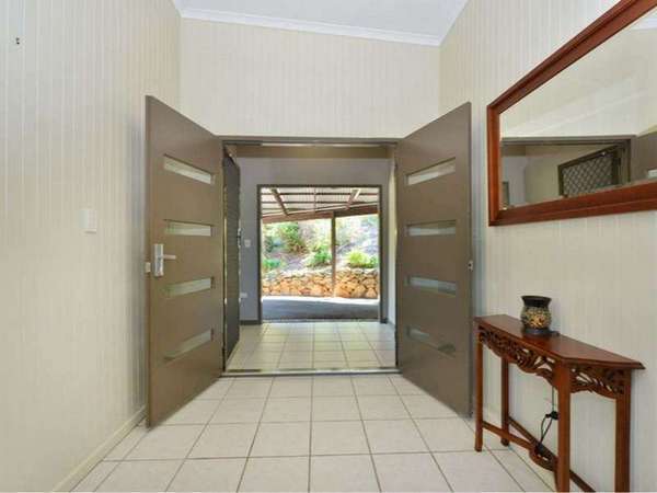 4 Flame Cl, Bayview Heights - Thumbnail 4