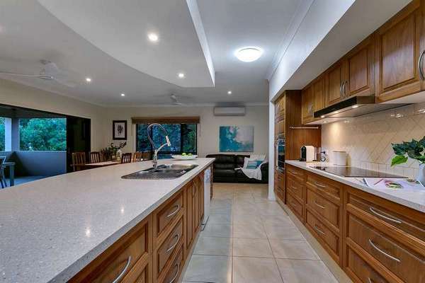 19 Springmeadow Cl, Brinsmead - Thumbnail 2