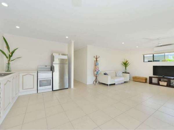13 Torrance Ave, Edge Hill - Thumbnail 4
