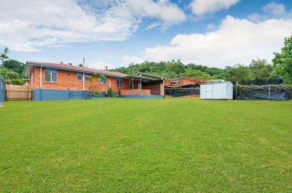 26 Duignan St, Whitfield - Thumbnail 2