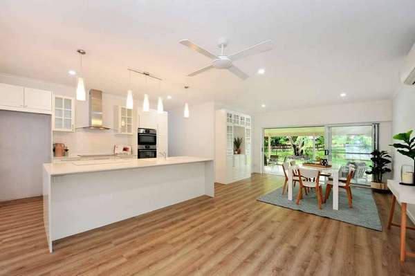 26 Simon St, Freshwater - Thumbnail 2