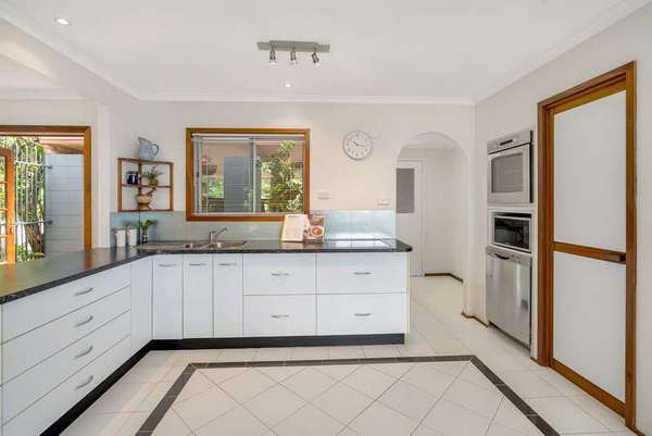 1 Bellevue Crescent, Edge Hill - Thumbnail 7