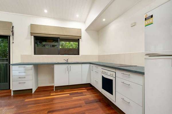 121 Oleander St, Holloways Beach - Thumbnail 6