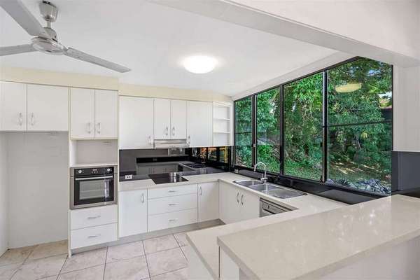 21 Bellevue Crescent, Edge Hill - Thumbnail 5