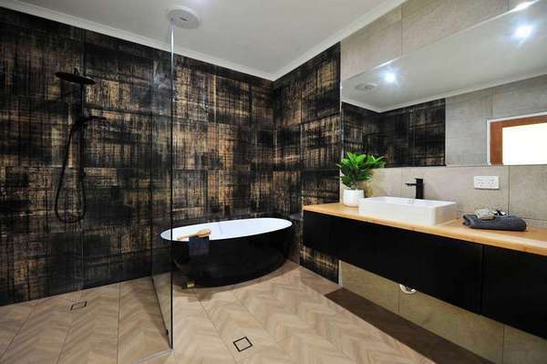 26 Simon St, Freshwater - Thumbnail 3