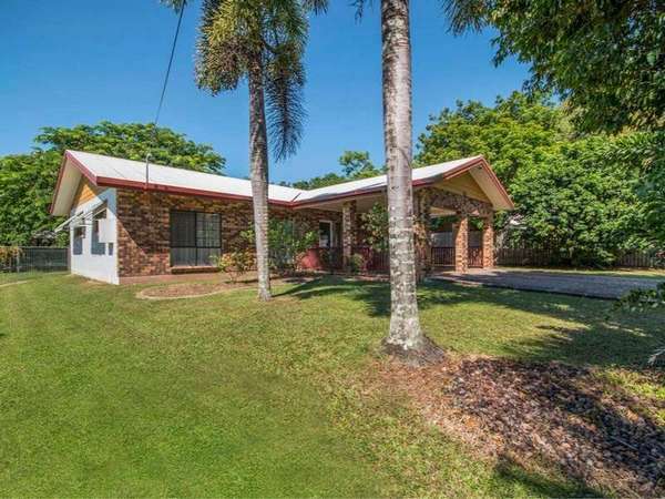 26 Simon St, Freshwater - Thumbnail 3