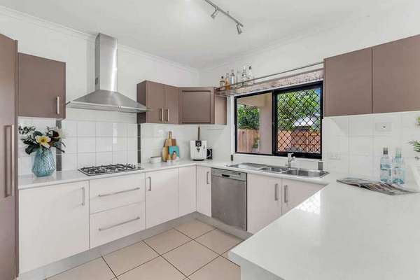 12 Roderick Street, Bentley Park - Thumbnail 2
