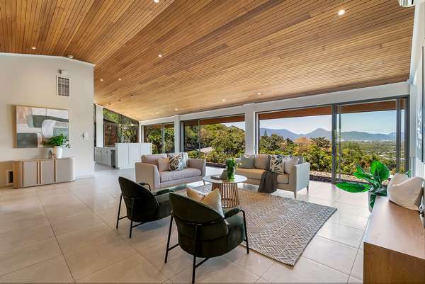 4 Price Close, Edge Hill - Thumbnail 8