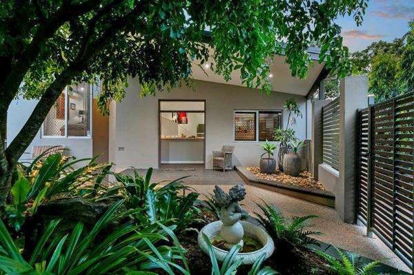 48 Flecker St, Whitfield - Thumbnail 2