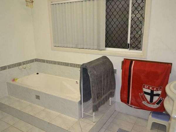 258-260 Dempsey St, Gordonvale - Thumbnail 4