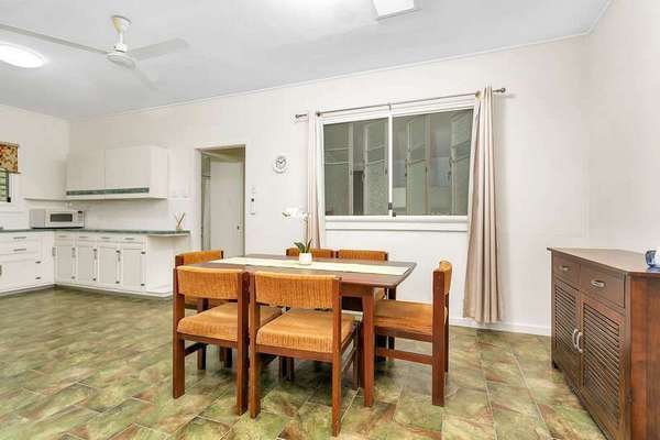 32 Morehead St, Bungalow - Thumbnail 7