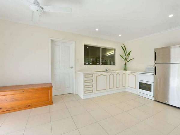 13 Torrance Ave, Edge Hill - Thumbnail 3