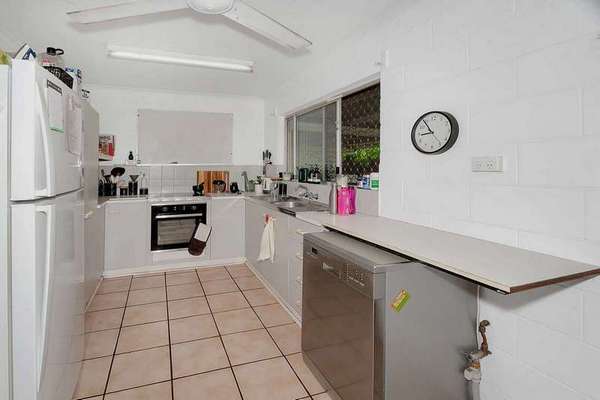 35 Mulligan St, Manoora - Thumbnail 7