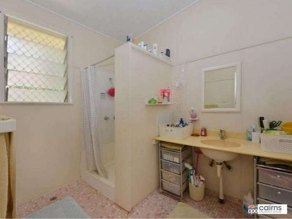 19 Daphne St, Redlynch - Thumbnail 8