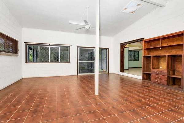 130 Cassowary St, Freshwater - Thumbnail 2