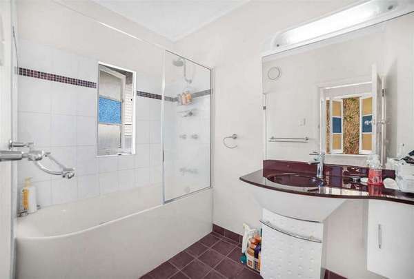 8 Hillside Cl, Aeroglen - Thumbnail 7