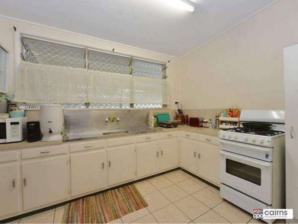 19 Daphne St, Redlynch - Thumbnail 6