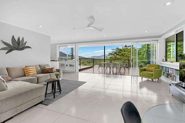 4 Panoramic Place, Whitfield - Thumbnail 3