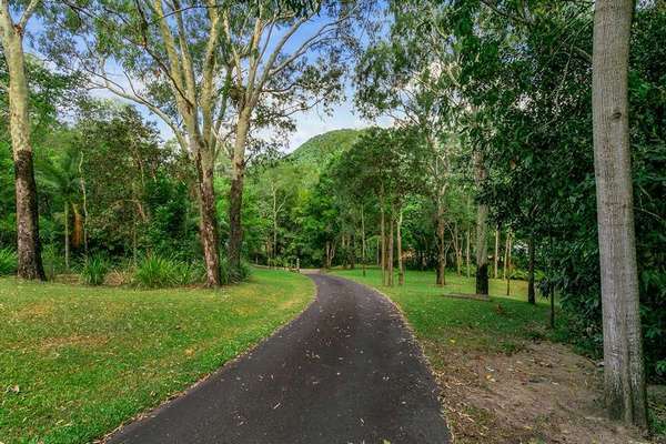 21-23 Watervale Cl, Redlynch - Thumbnail 3