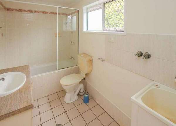 1/3 Ingham Court, Mooroobool - Thumbnail 8